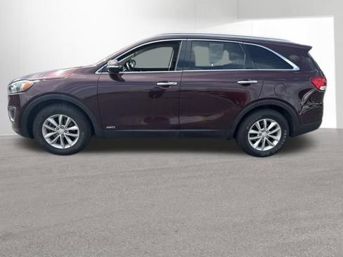 Used 2016 Kia Sorento AWD w/ LX Convenience Package image 2