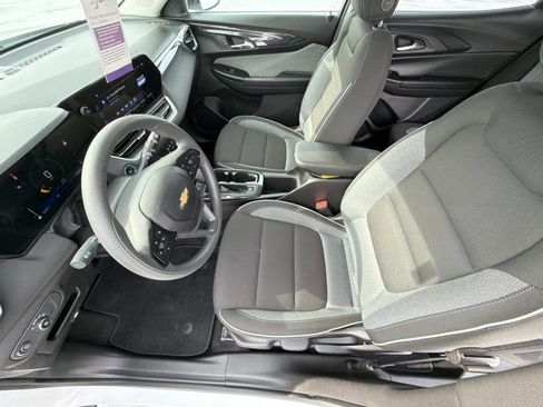 Certified 2025 Chevrolet TrailBlazer LS w/ LS Convenience Package image 3