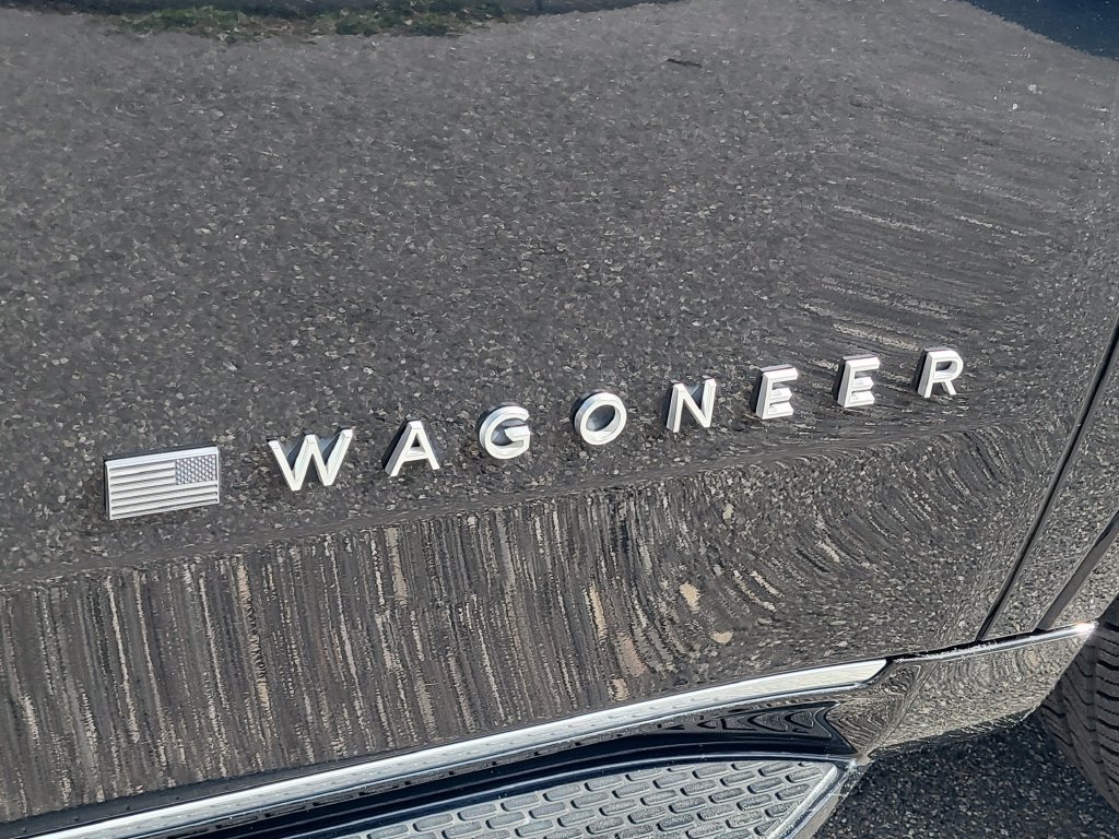 Certified 2024 Jeep Wagoneer Series II w/ Flexible Seating Group AWD/4WD image 7