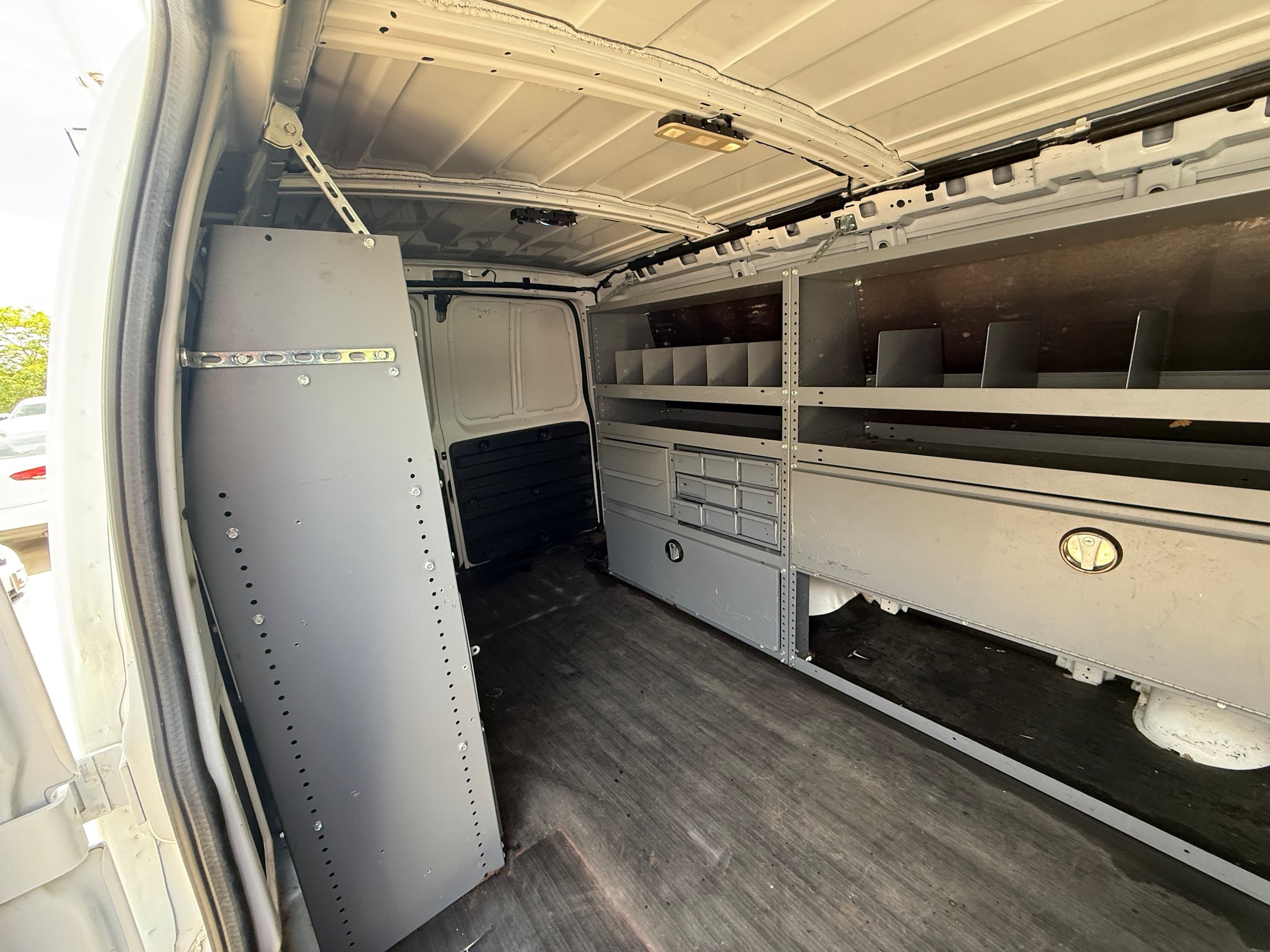 Used 2019 Chevrolet Express 3500 w/ Driver Convenience Package RWD image 7