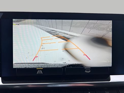 Used 2024 Chevrolet Silverado 1500 LT image 11