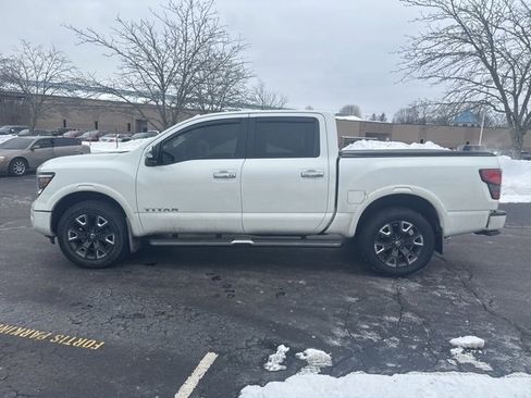 Used 2021 Nissan Titan Platinum Reserve w/ Moonroof Package image 9