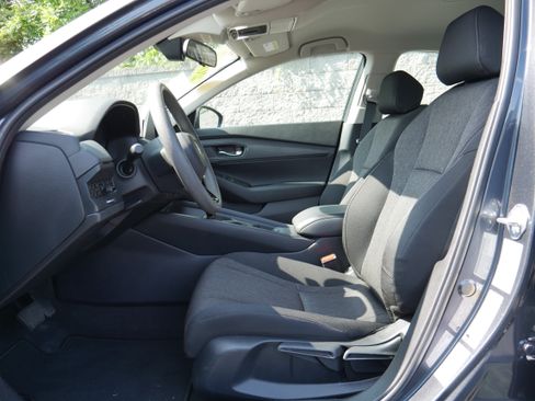 Used 2023 Honda Accord LX image 12