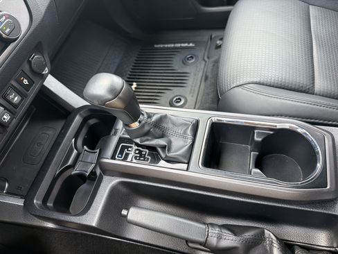 Used 2019 Toyota Tacoma TRD Off-Road AWD/4WD image 8