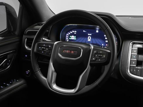 Used 2023 GMC Yukon XL SLT image 40