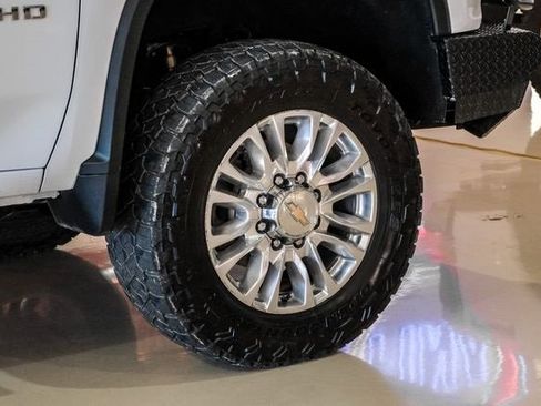 Used 2022 Chevrolet Silverado 3500 High Country w/ Technology Package image 48