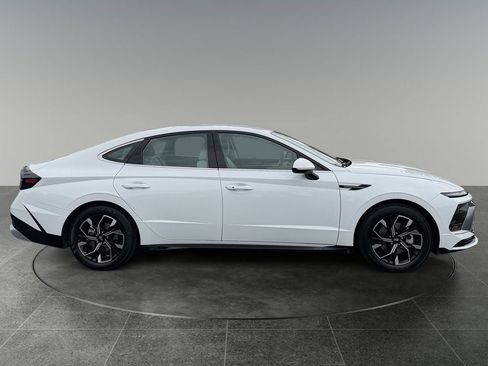 Used 2025 Hyundai Sonata SEL FWD image 10