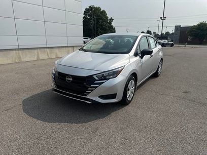 New 2025 Nissan Versa S w/ Trunk Package