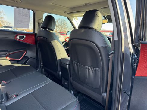 Used 2021 Kia Soul Turbo image 16
