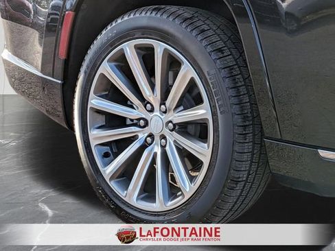 Used 2024 Jeep Grand Wagoneer Series II w/ Convenience Group III image 33