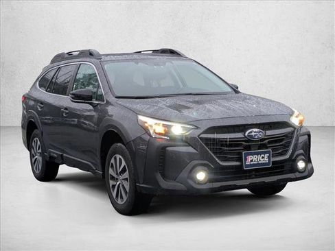 Used 2024 Subaru Outback Premium image 3