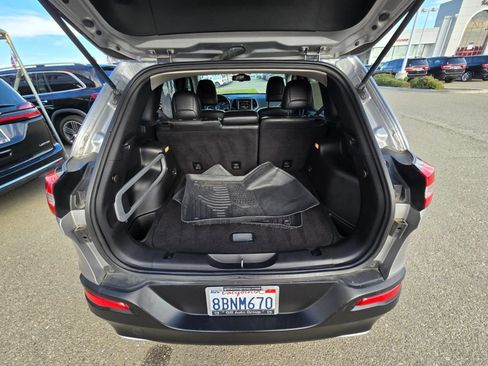 Used 2017 Jeep Cherokee Limited AWD/4WD image 10