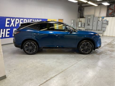 Used 2025 Nissan Murano Platinum w/ Cargo Package image 8