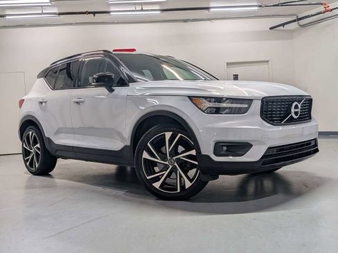 Used 2020 Volvo XC40 T5 R-Design w/ Protection Package Premier AWD/4WD image 2