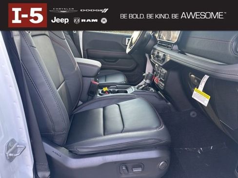 New 2026 Jeep Wrangler Unlimited Rubicon w/ Technology Group image 8