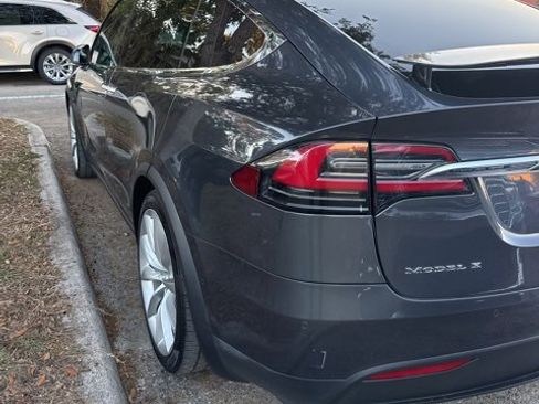 Used 2017 Tesla Model X P100D image 6