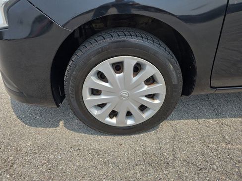Used 2016 Nissan Versa S FWD image 9