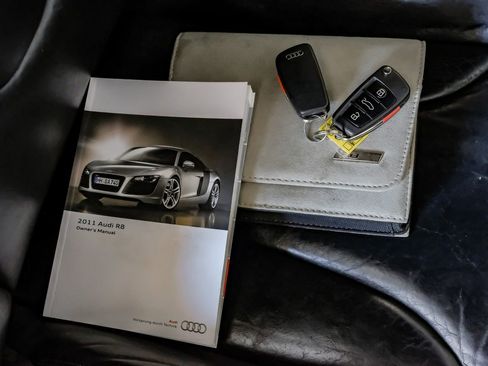 Used 2011 Audi R8 V8 image 54