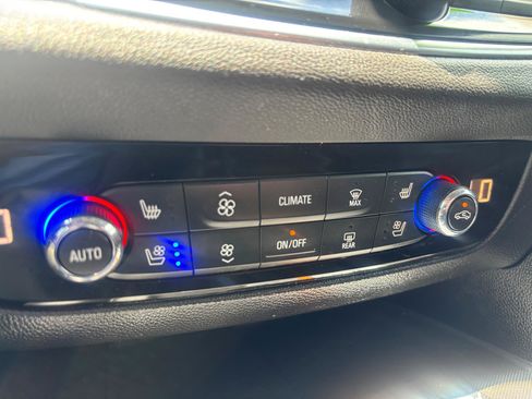 Used 2019 Buick Enclave Avenir w/ Avenir Technology Package AWD/4WD image 15