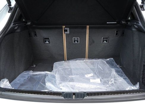 New 2026 Porsche Macan S image 32