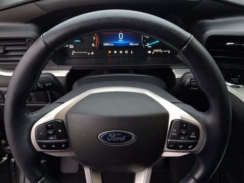 Certified 2022 Ford Explorer XLT image 18