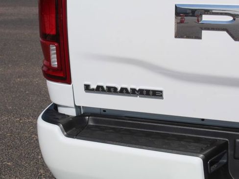 Used 2025 RAM 2500 Laramie AWD/4WD image 5