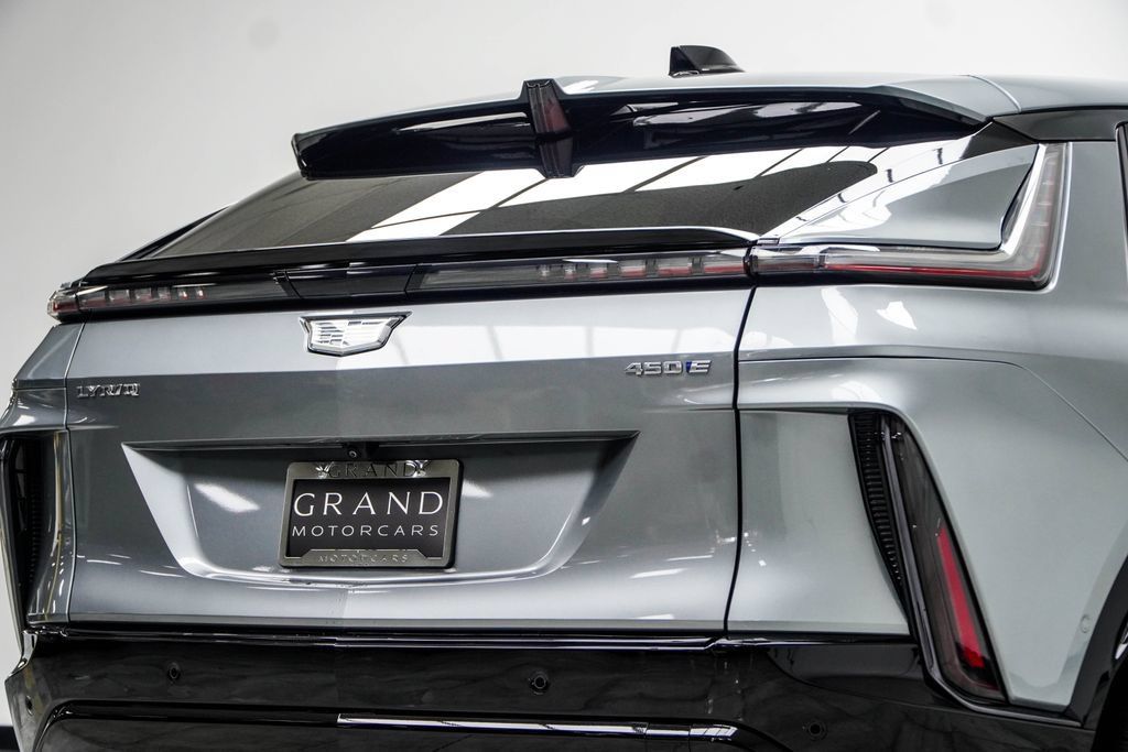 Used 2024 Cadillac Lyriq Sport RWD image 15
