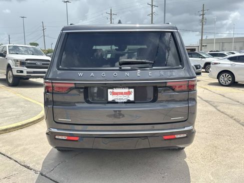 Used 2022 Jeep Wagoneer Series I AWD/4WD image 6