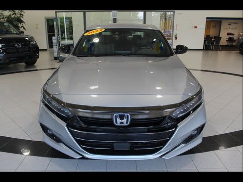 Used 2022 Honda Accord Sport image 2