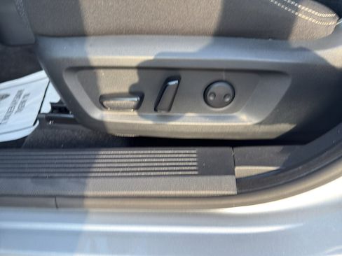 Used 2023 Nissan Rogue SV FWD image 14
