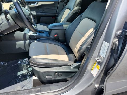 Used 2022 Ford Escape Titanium w/ Titanium Elite Package AWD/4WD image 9