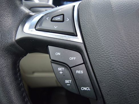 Used 2018 Ford Edge Titanium w/ Equipment Group 301A AWD/4WD image 38