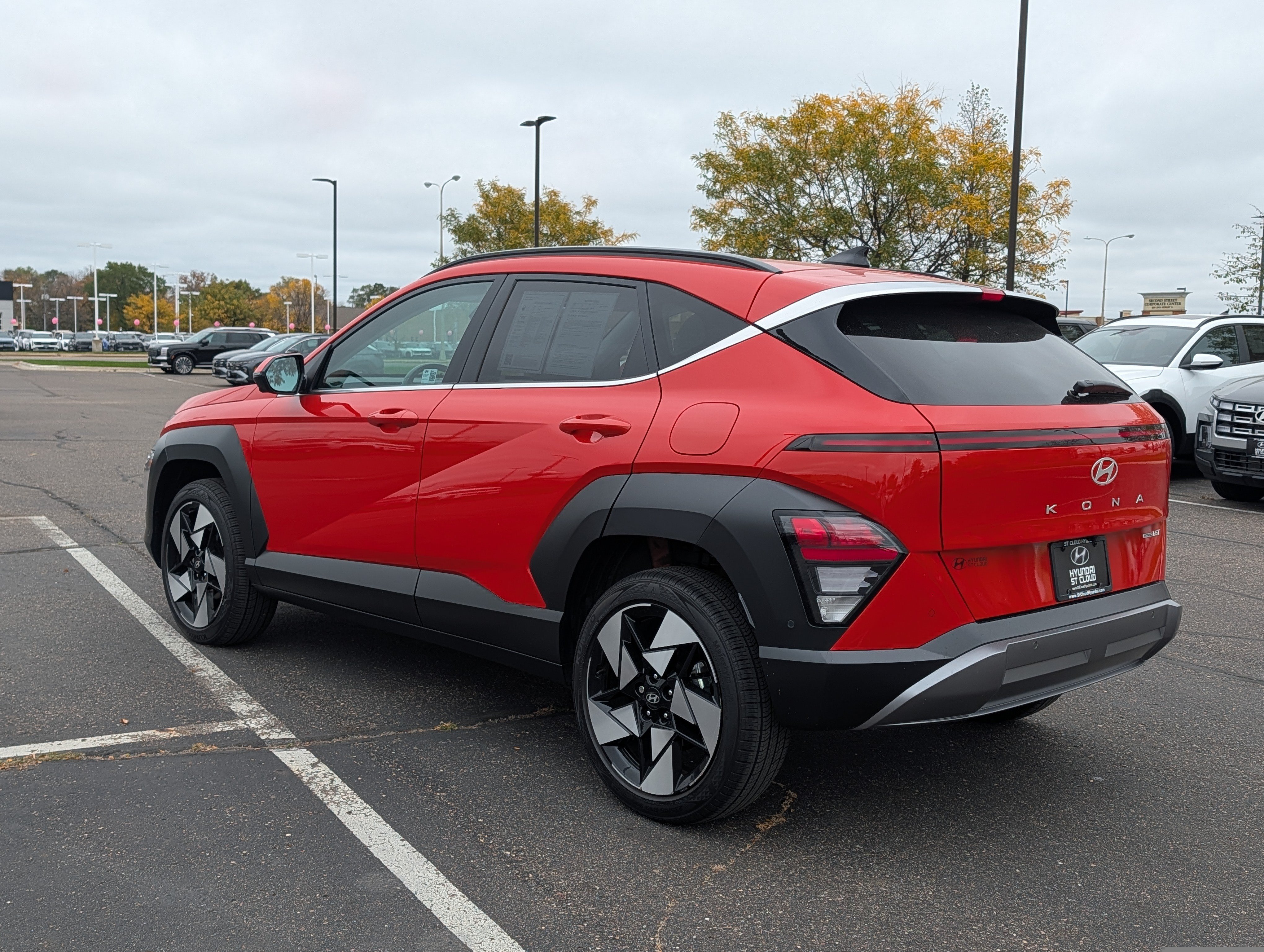 Used 2025 Hyundai Kona Limited AWD/4WD image 3