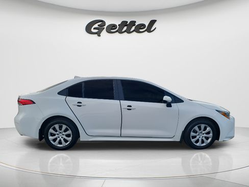 Used 2025 Toyota Corolla LE FWD image 4