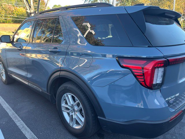 Used 2025 Ford Explorer Active RWD image 4