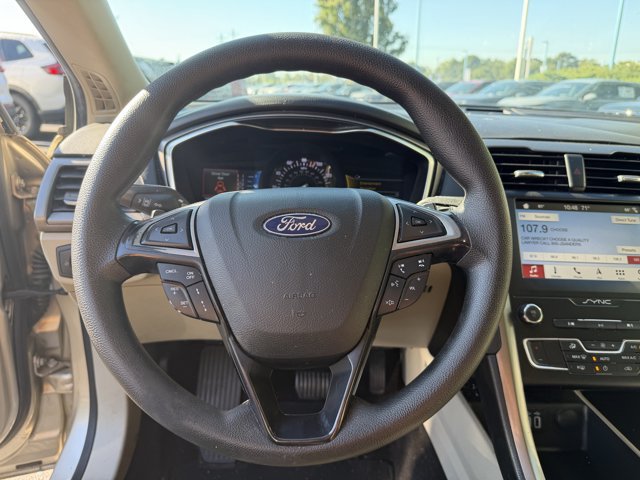 Used 2019 Ford Fusion SE FWD image 13