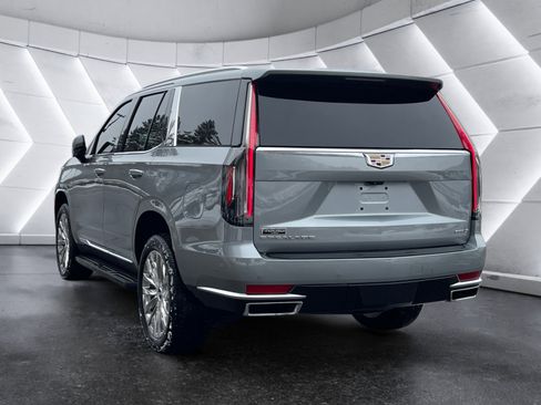 Used 2024 Cadillac Escalade Premium Luxury image 4