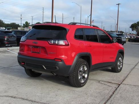 Used 2019 Jeep Cherokee Trailhawk w/ Cold Weather Group image 4