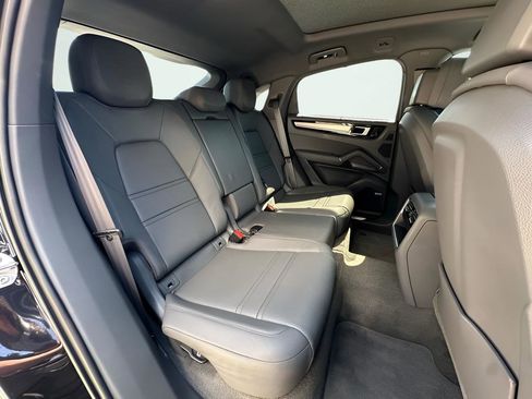 Used 2022 Porsche Cayenne E-Hybrid Coupe image 46