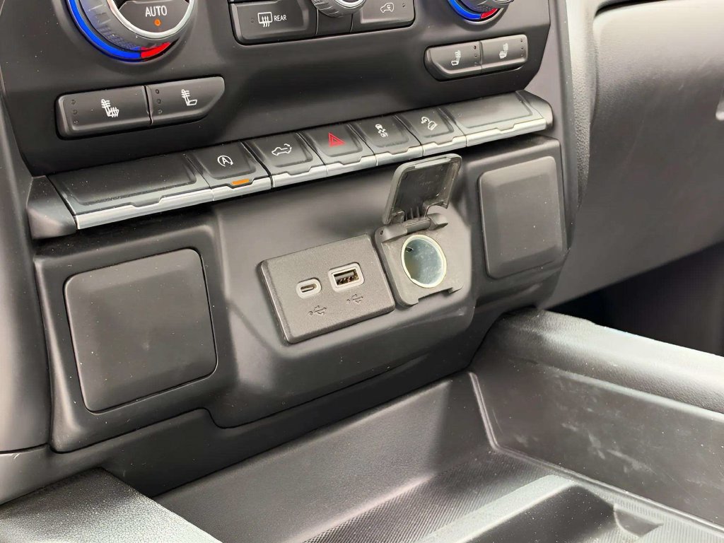Used 2022 Chevrolet Silverado 1500 RST AWD/4WD image 21