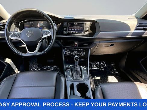 Used 2024 Volkswagen Jetta SE FWD image 6