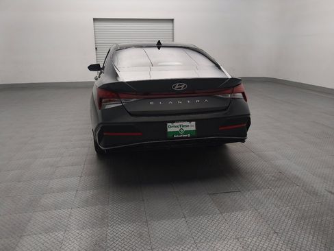 Used 2024 Hyundai Elantra SEL image 6