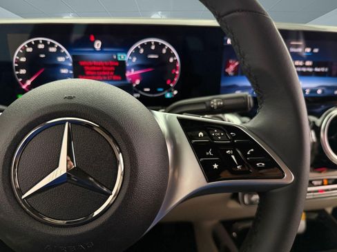 New 2026 Mercedes-Benz GLB 250 image 25