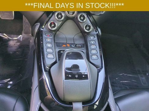 Used 2021 Aston Martin V8 Vantage Coupe RWD image 17