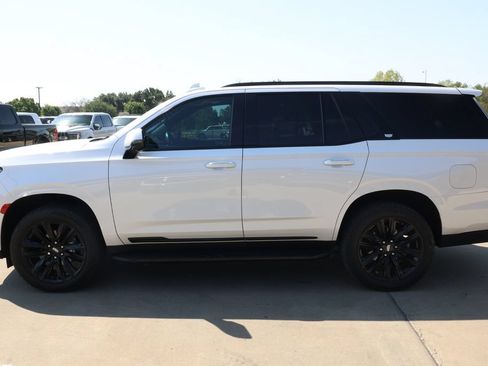 Used 2022 Cadillac Escalade Sport Platinum w/ Heavy-Duty Trailer Package AWD/4WD image 8