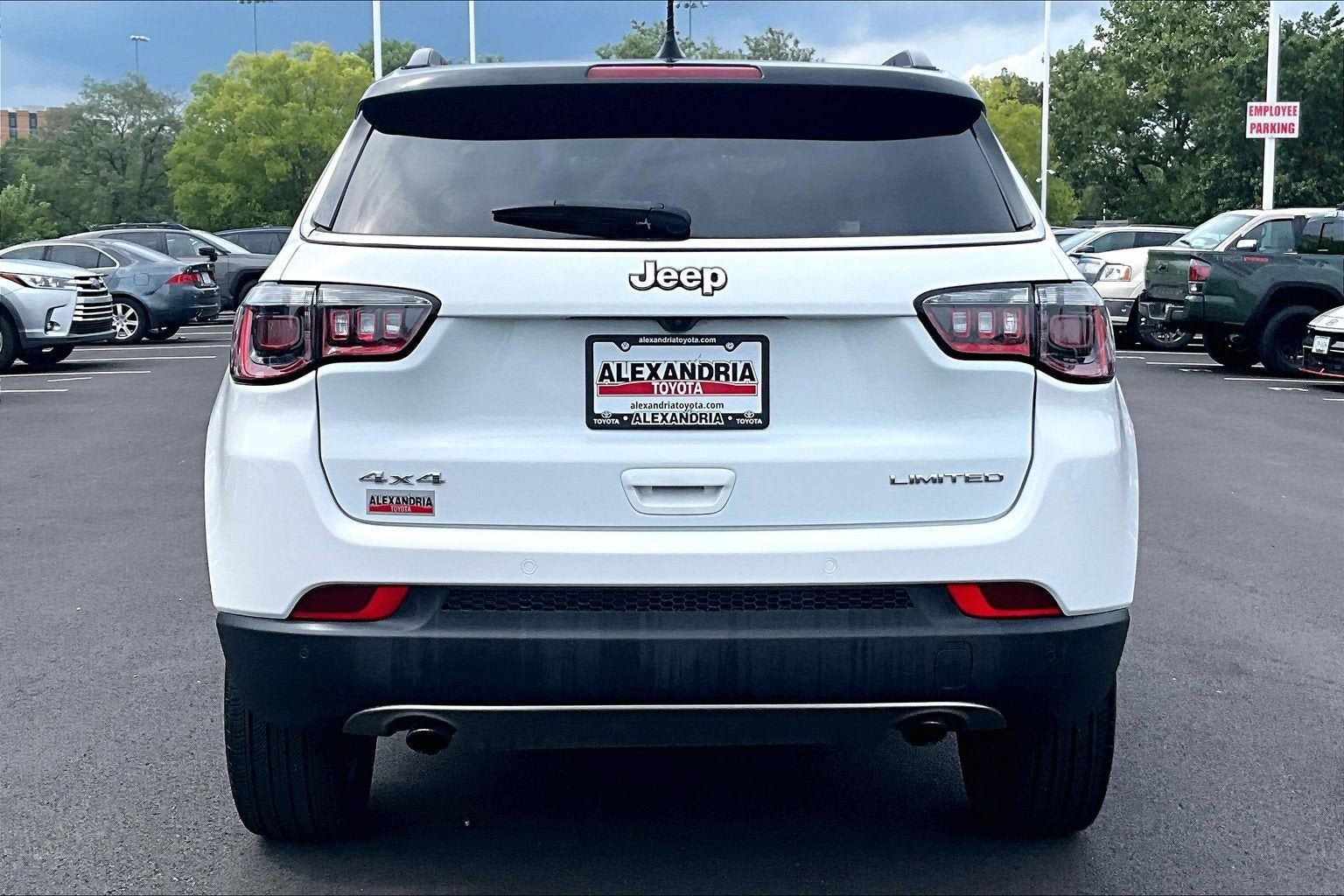 Used 2023 Jeep Compass Limited AWD/4WD image 4