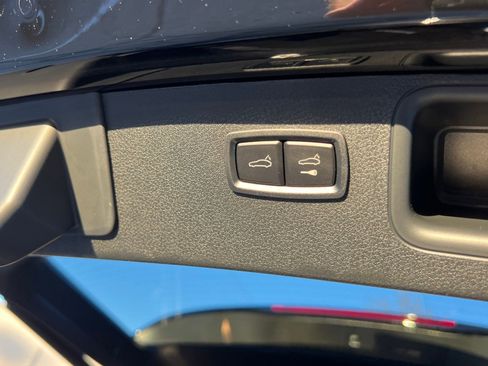 New 2026 Porsche Macan image 19