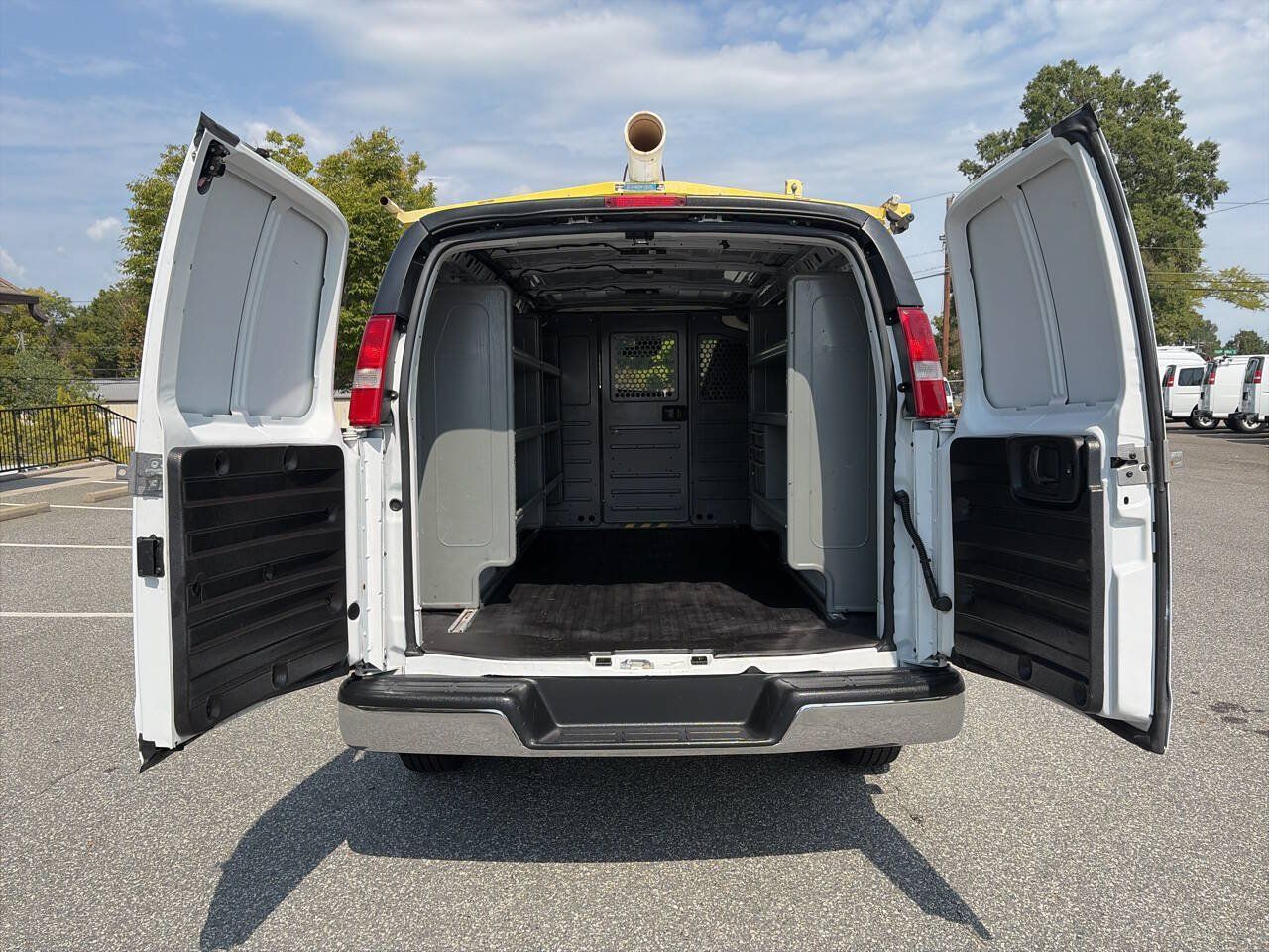 Used 2022 Chevrolet Express 2500 w/ Driver Convenience Package RWD image 29