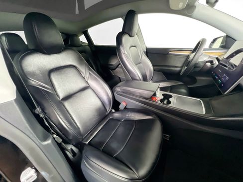 Used 2024 Tesla Model Y 2WD image 30