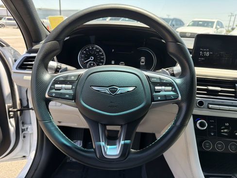 Used 2025 Genesis G70 2.5T RWD image 8
